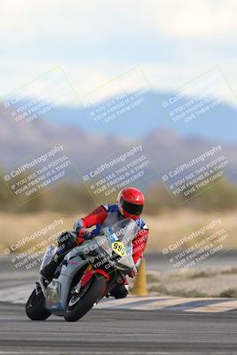 media/Nov-16-2025-Race Pace (Sun) [[8c5fa54630]]/Non Verified Riders (1st 20 Minutes)/5-Turn 15 (110pm)/